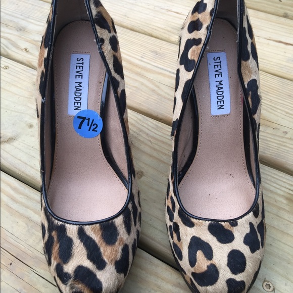 Steve Madden Real Fur Platform Heels Size 7.5M EUC - Picture 2 of 7